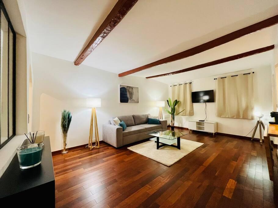 Vieux-nice : 2 Pieces Type Loft Apartment *